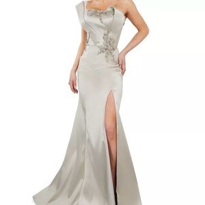 Terani Couture designer 3D shoulder lace dress